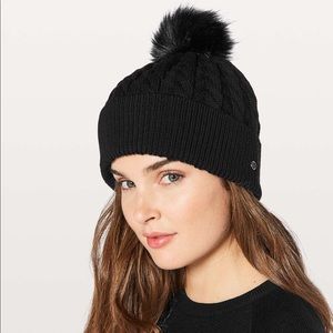Lululemon wool be toasty hat